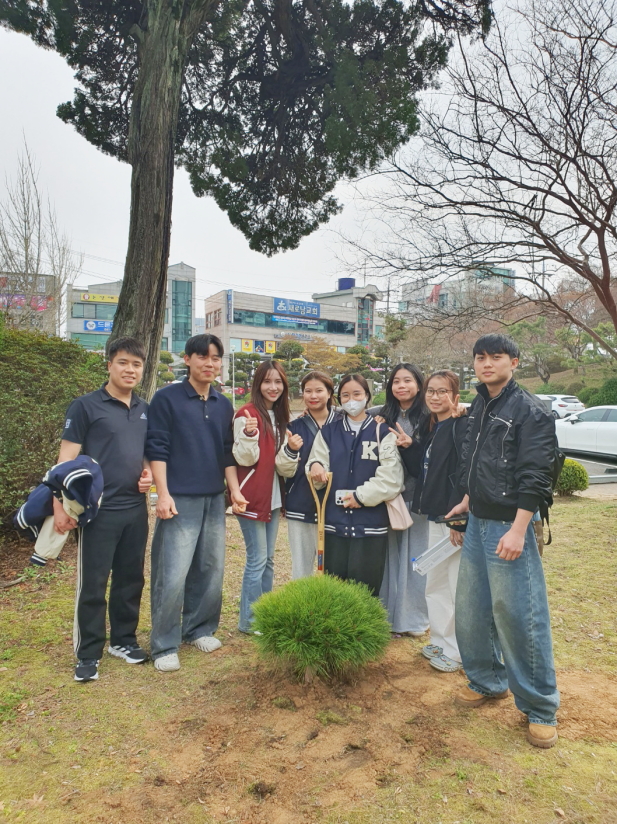 건양대 K-문화산업학과, 식목일 맞아 ‘미래와의 소통’ 타임캡슐 행사 개최